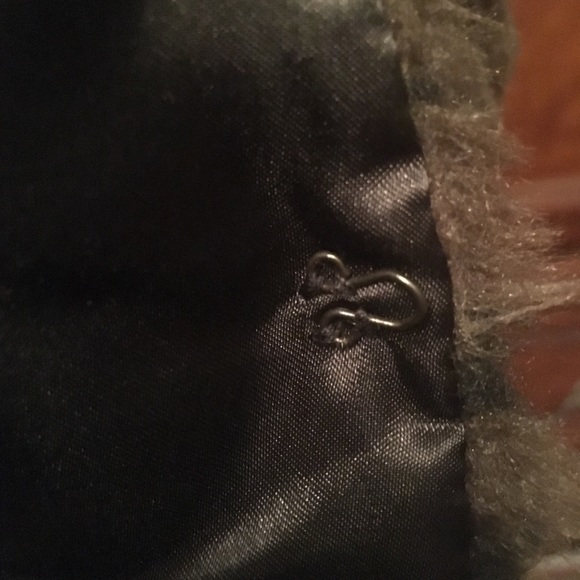 Women’s Dana Buchman  Faux Furry Vest - Picture 6 of 9